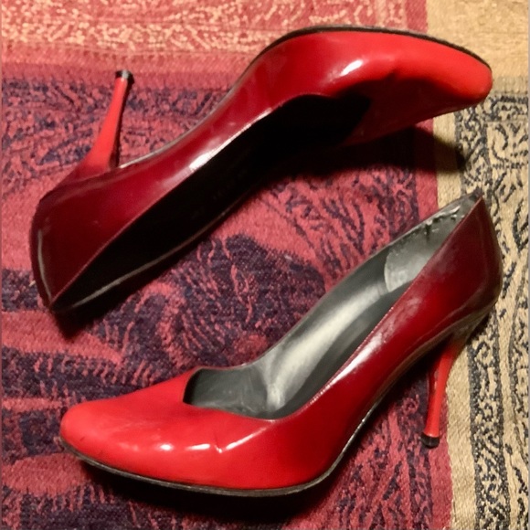 “Stuart Weitzman” Red Patent Leather Heels - Picture 3 of 3